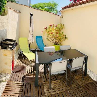 Photo Maison avec deux chambres et une terrasse proche des thermes de Rochefort 