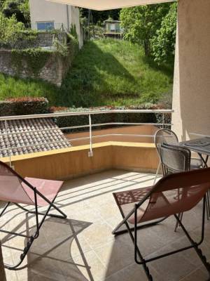 Photo Vals les Bains : appartement avec une chambre séparée, balcon et garage proche de la cure ...